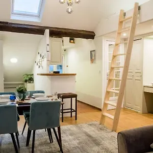  Appartement Spacious In Hyper Center - Smart Tv & Wifi - 4p